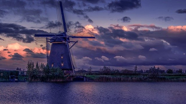 Větrný mlýn v Holandsku